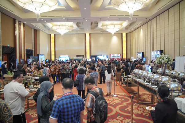 Tradepassglobal's tweet photo. Hereโs how a fine range of luscious dishes got entwined with seamless networking at WFIS 2023 - Indonesia!
#WFISIndonesia #WFIS2023 #fintech #Digital #physicalEvent #FSI #BFSI #Retail #CoreBanking #Payments #saas #Conference #Technology #IT #IoT #AI #Speakers #Experts https://t.co/JvjtEZE8U5