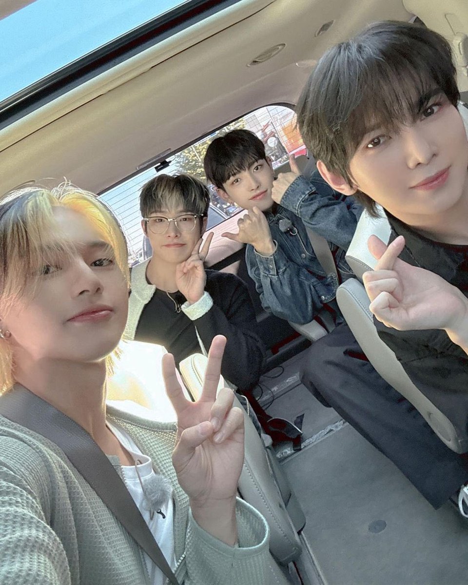 this picture looks like if i took a bite from it, it would taste like marshmallows…