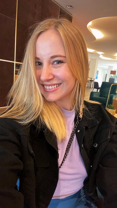 Es ist zwar noch ein wenig Zeit, aber hier https://t.co/ZgZrXdyHBi kannst du dir schon mal dein Ticket<a href="/tag/loveyourself"class="tags"><span>#loveyourself</span></a><a href="/tag/blondegirl"class="tags"><span>#blondegirl</span></a><a href="/tag/croptop"class="tags"><span>#croptop</span></a><a href="/tag/eyecontac"class="tags"><span>#eyecontac</span></a>