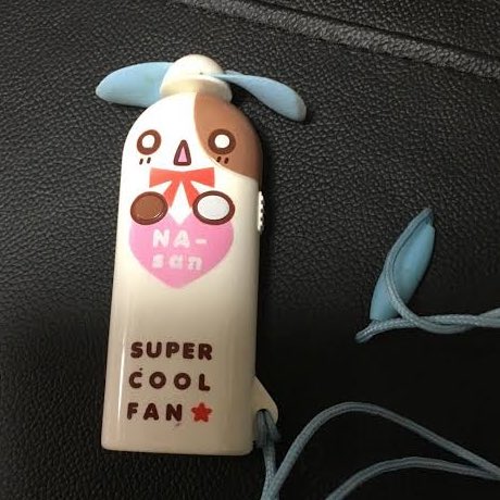 blue_ampm24's tweet photo. これに髪の毛挟まったことある奴、
一生ともだち https://t.co/VZFCTMtPjB