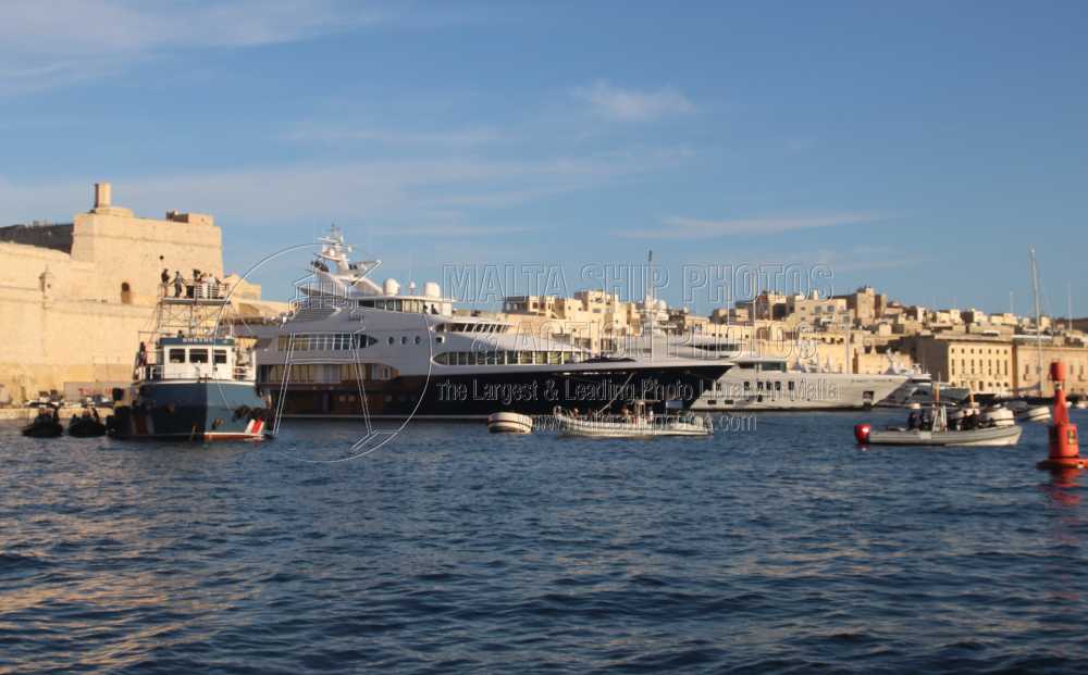 Shipguru's tweet photo. #MiggianiOffshore #utilityvessel #MARIA_C during #filming at #grandharbourmalta - 25.11.2022 - https://t.co/nfgboxc3g3 - NO PHOTOS can be used or manipulated without our permission https://t.co/wwGeqi1gj7