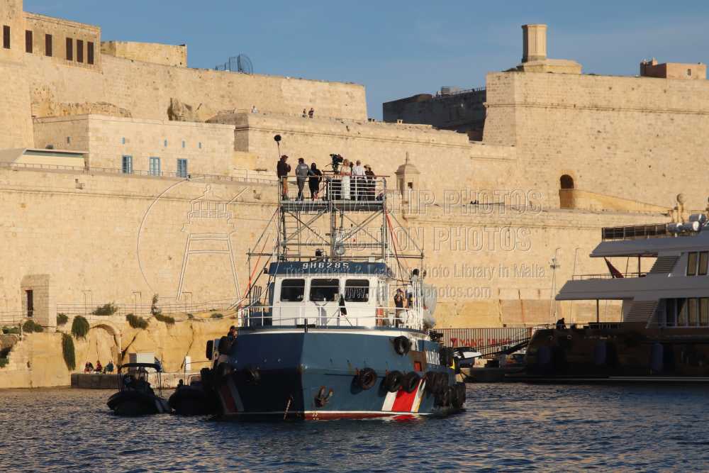 Shipguru's tweet photo. #MiggianiOffshore #utilityvessel #MARIA_C during #filming at #grandharbourmalta - 25.11.2022 - https://t.co/nfgboxc3g3 - NO PHOTOS can be used or manipulated without our permission https://t.co/wwGeqi1gj7