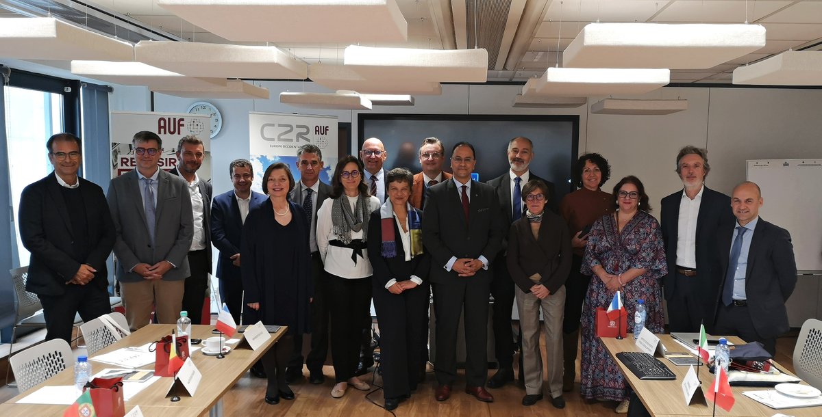 Bruxelles : 1ère Conférence Régionale des Recteurs de l' AUF-Europe Occidentale en présence du Pr <a href="/SlimKhalbous/">Slim Khalbous</a> Recteur de l'AUF. 
20 universités membres représentant 9 pays 🇩🇪🇦🇩🇫🇷🇮🇹🇵🇹🇪🇸🇱🇺🇨🇭🇧🇪 ont élu <a href="/Paris_Dauphine/">Université Paris Dauphine - PSL</a> à sa présidence.