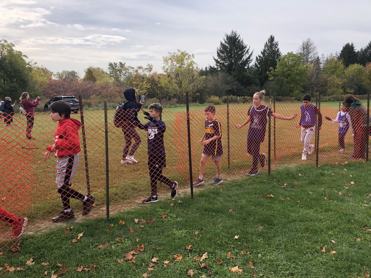 Congratulations to Copper &amp; Gary for running fantastic races at the YCDSB Cross Country finals!! Yay Broncos! 💙💛