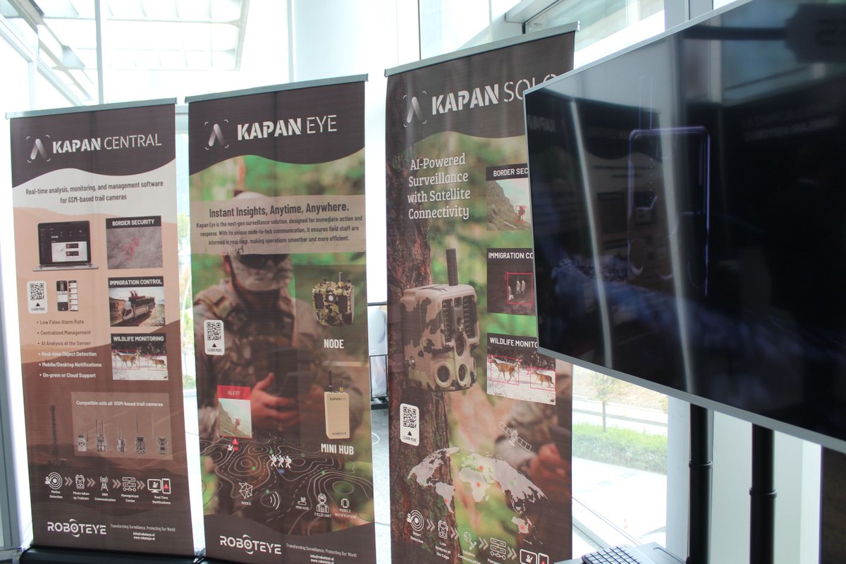 RobotEye tweet media