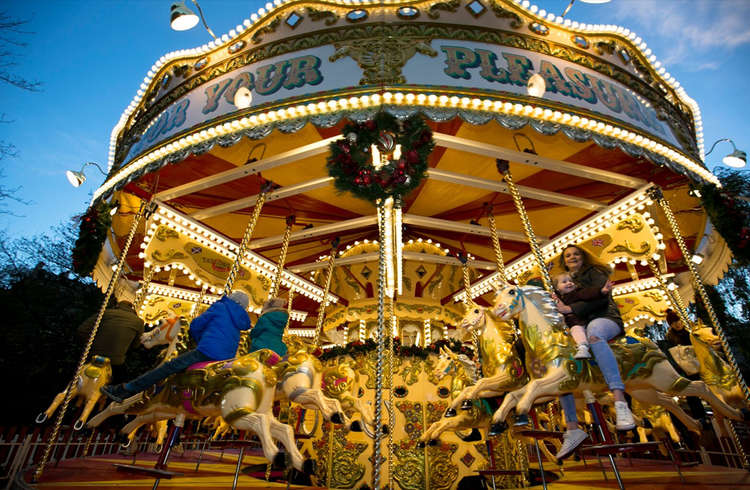 euro_tour's tweet photo. 🇬🇧『エディンバラの #クリスマス 2023🎄🎡✨』11/17~1/6 ショー、スケートリンク、各種アトラクションに、#クリスマスマーケット ではスコットランド特産品までが並びます♪ #エディンバラ #Edinburgh #EdXmas
👉https://t.co/8Z5pQzssqM
➡英国のホテル:https://t.co/eb6hDyHi55 https://t.co/j58VczBCzF