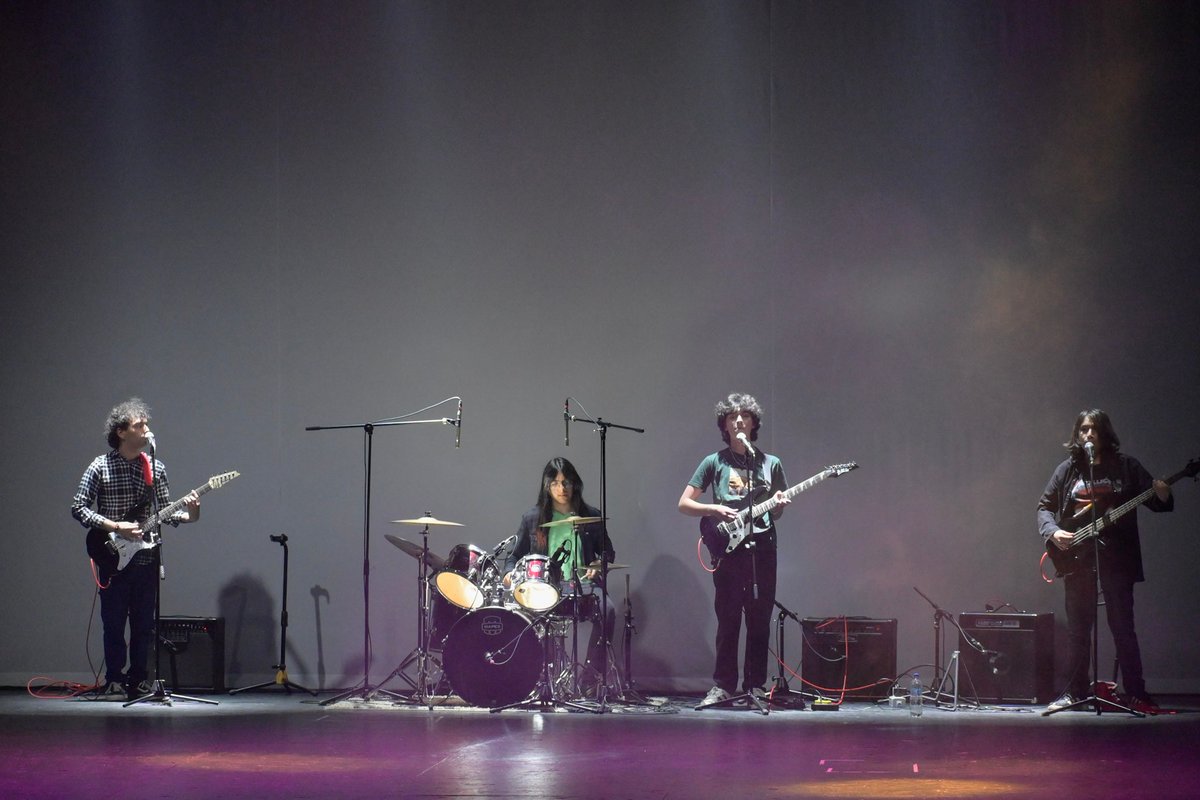 Celebramos la interculturalidad junto al Colegio Antamaro y el alcalde de <a href="/muni_chillan/">MunicipalidadChillán</a>, <a href="/BenaventeCamilo/">Camilo Benavente</a>. Saludamos la Comunidad Educativa y valoramos el excelente trabajo presentado en su festival.