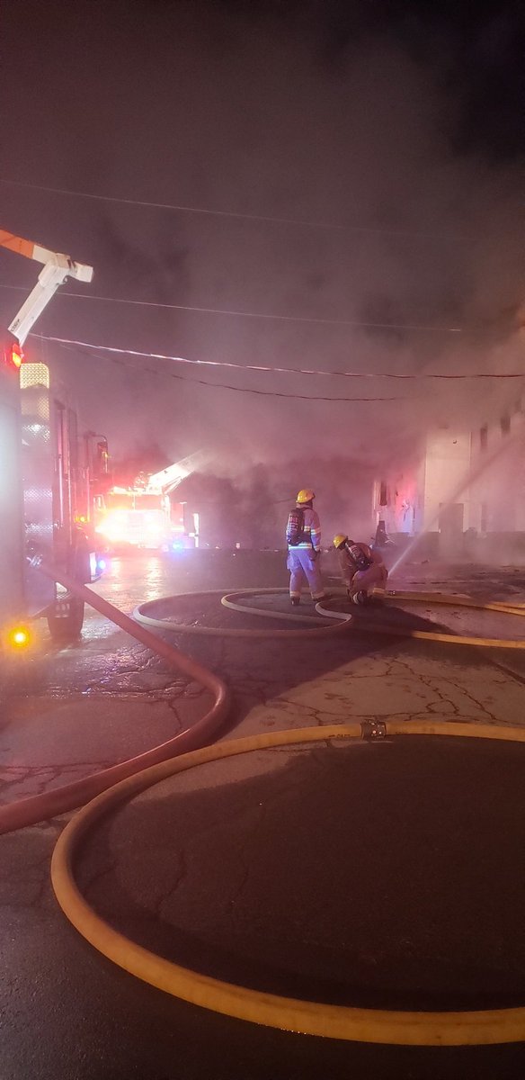 GNFD with Loyalist and Kingston are actively working a fire on York st. <a href="/NapaneeBeaver/">The Napanee Beaver</a>  <a href="/NapaneeFire/">Greater Napanee Fire Services</a>  <a href="/Greater_Napanee/">Greater Napanee</a>  <a href="/ONFireChiefs/">Ontario Association of Fire Chiefs (OAFC)</a>  <a href="/CdnFireChiefs/">CAFC/ACCP</a>
