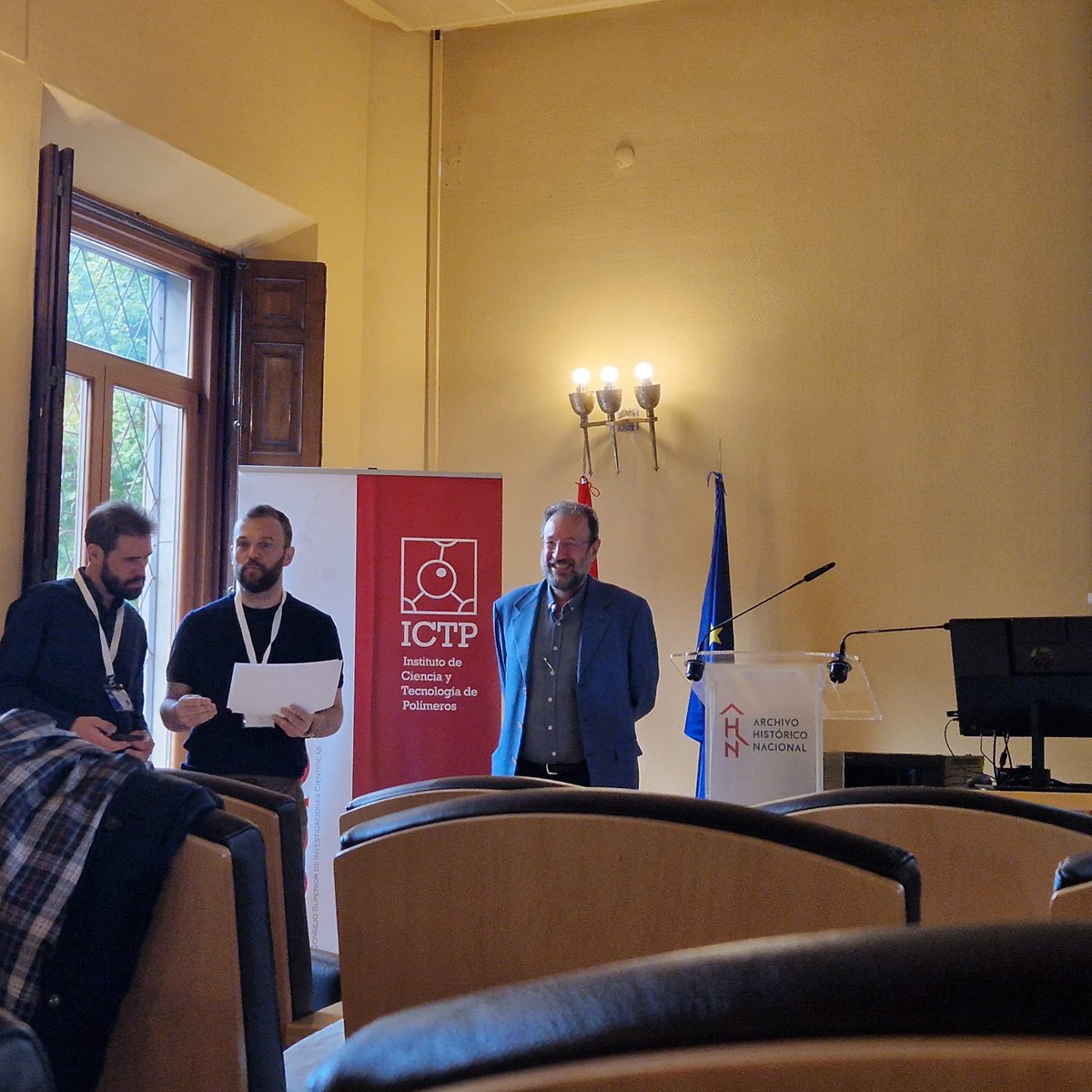 Our collegue <a href="/ADRIANESAR88/">Dr Adrián Esteban Arranz</a> has helped to distribute the certificates for PHOTOPOL2023 with the president of the RSEQ-STM <a href="/RSEQ_STMadrid/">RSEQ-STMadrid</a> Ernesto de Jesús. Congratulations to all winners!! <a href="/ictp_promocion/">ICTP-CSIC</a> <a href="/ArchivosEst/">Archivos Estatales</a> <a href="/susplast/">SusPlast-CSIC</a> #GEP