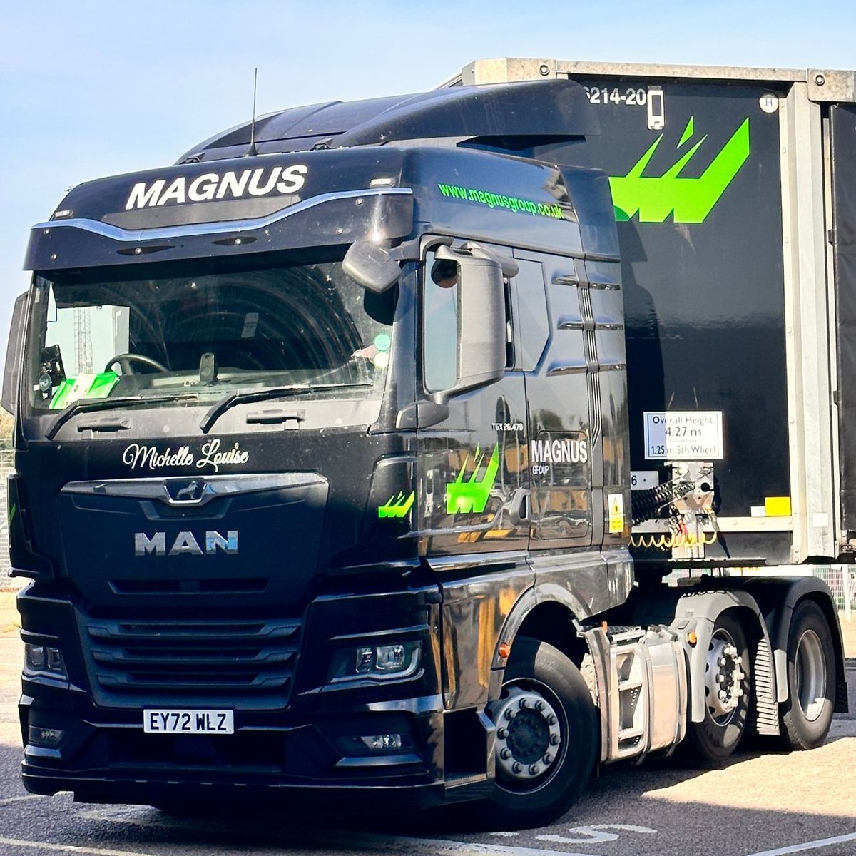Is it time for your transport operations to turn the corner?

Get in touch with our commercial team to discuss how our haulage, warehousing and freight-forwarding services can benefit you.

#logistics #transport #transportation