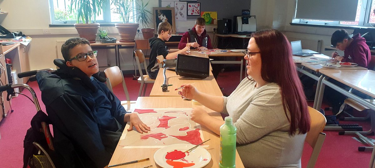 MissGillAlex's tweet photo. Senior ASN pupils started their paper batik paintings this afternoon. All happy and enjoying the process 😊 https://t.co/ASj6N1amIB