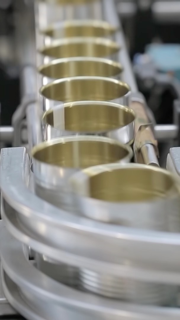 Did you know that some emergency maintenance crews take up to 3 months to respond? At RSS MACLIN, we understand the impact of downtime. That's why we have a rapid response time. Because when it comes to can seaming, every second counts.