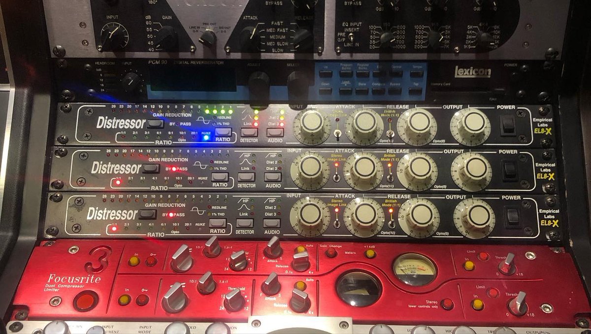 EmpiricalLabs's tweet photo. What is the most amount of Distressors you have seen in one studio?

📷 Luis Pinales (@l_pinales) https://t.co/qnrAl7kE2o