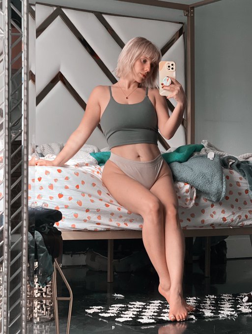 Free feet https://t.co/YMATczDivD<a href="/tag/starwars"class="tags"><span>#starwars</span></a><a href="/tag/shinhati"class="tags"><span>#shinhati</span></a>