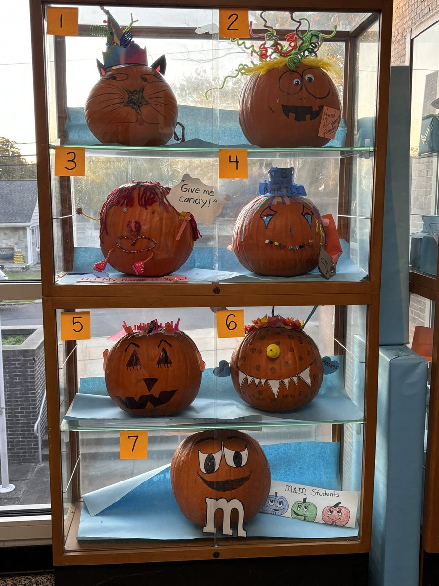 Our staff had a Pumpkin Challenge to complete yesterday! Please use the link to vote for your favorite one!  🎃 vote due by 10/30. Winner announced on Halloween!
forms.gle/EQHaHKh4zzhnHu…