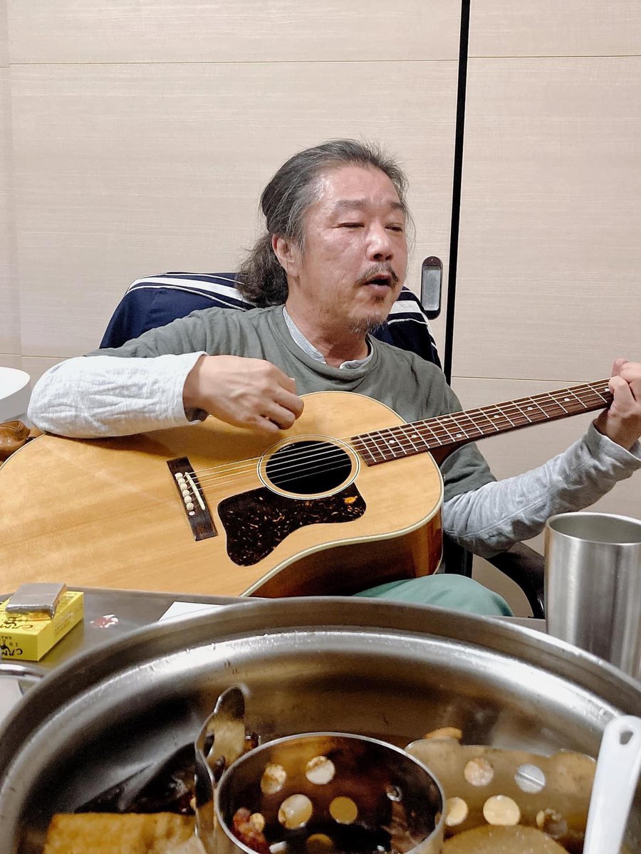 pena_daisaku's tweet photo. レコーディングって
楽しいよなー😍🎵
打ち上げも含めて❤️
とりあえずやる事はやった
後はエンジニア君頼み❣️
#MayBeMay https://t.co/KaW732Bmiy