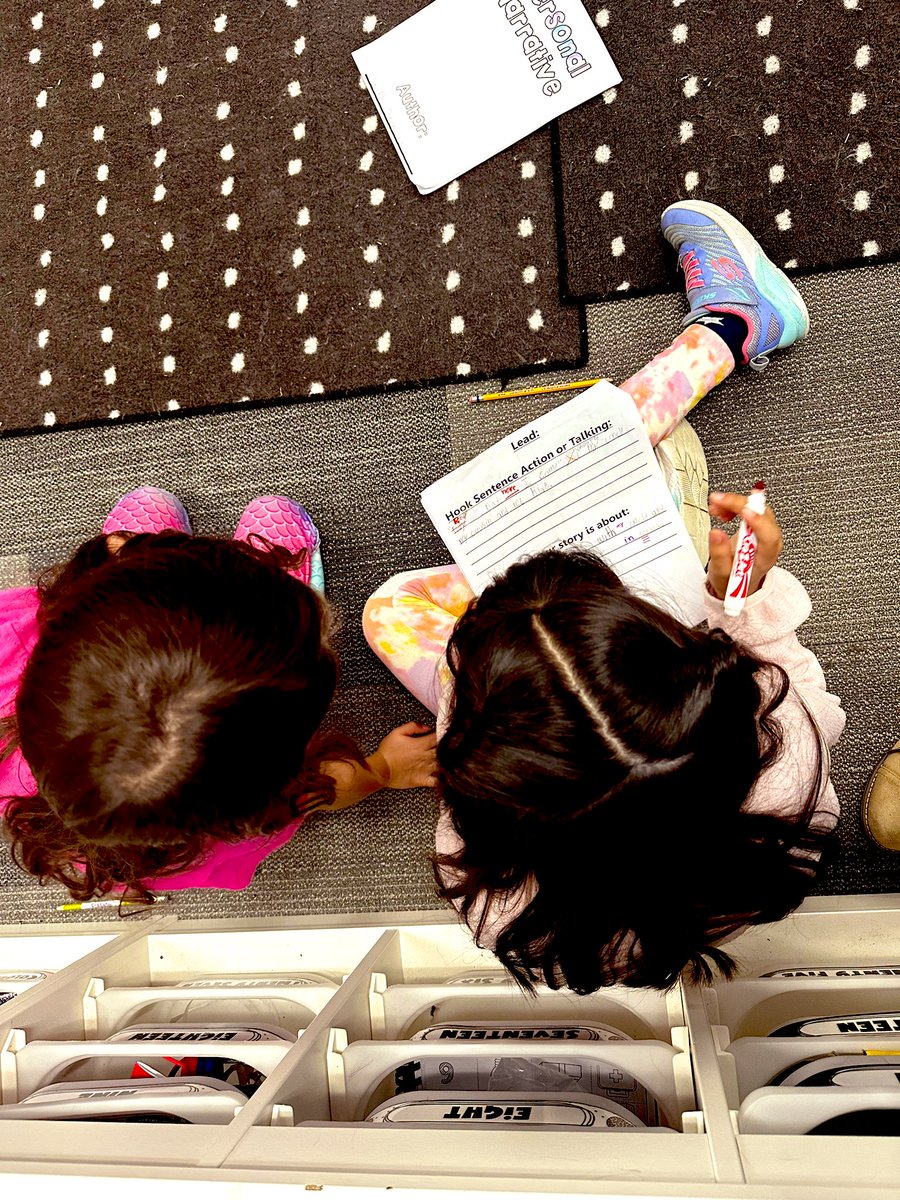 Cyrusm344's tweet photo. Today students worked with peers to edit for punctuation. Personal Narratives are slowly but surely taking shape! 📝📝📝@NoviParkview @NCSD @ReeneeGee101 #novipride https://t.co/9VV1BF5Z1f