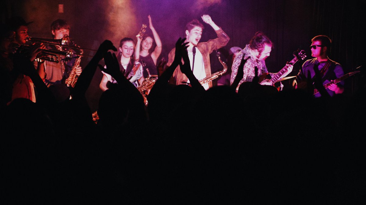 theMisterG's tweet photo. Here's my chat w/Ed Durocher of @ApolloSunsMusic who head 2 Madison 11/5 #NorthStreetCabaret. We get in2 the live show thanG/creating the new record 'Departure' on @DoRightMusic & Ed builds a setlist.
#greenarrowradio #ApolloSuns
https://t.co/hK8N0nUtnq https://t.co/vWwR1nx7p4