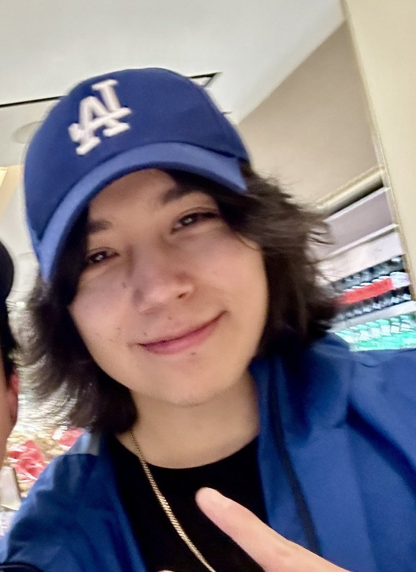 quackthnker's tweet photo. the moles 🥲🥲 https://t.co/4yYjJUldAk