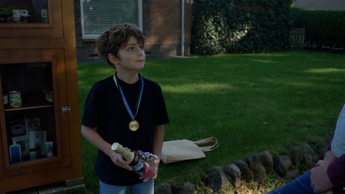 Jong geleerd, oud gedaan: Isey (10) en Jouk (7) doen nu al vrijwilligerswerk ogld.nl/34ak