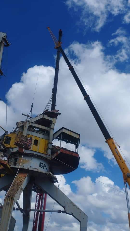 EsttOficial's tweet photo. 📷| Imágenes del trabajo que está realizando nuestra brigada de Desmantelamiento Industrial en el puerto de Nuevitas, Camagüey.
#IndustriasCuba #RecuperamosValores #estt #reciclaje https://t.co/3qb2g7NvPN