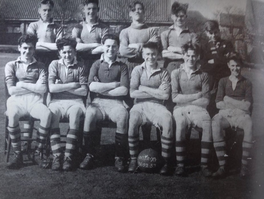 johnmartin0001's tweet photo. My dad (back left) and Bobby Charlton ( with ball) in Bedlington Grammar School football team. RIP both of you ❤️⚽️ https://t.co/mkV3qdXGWj