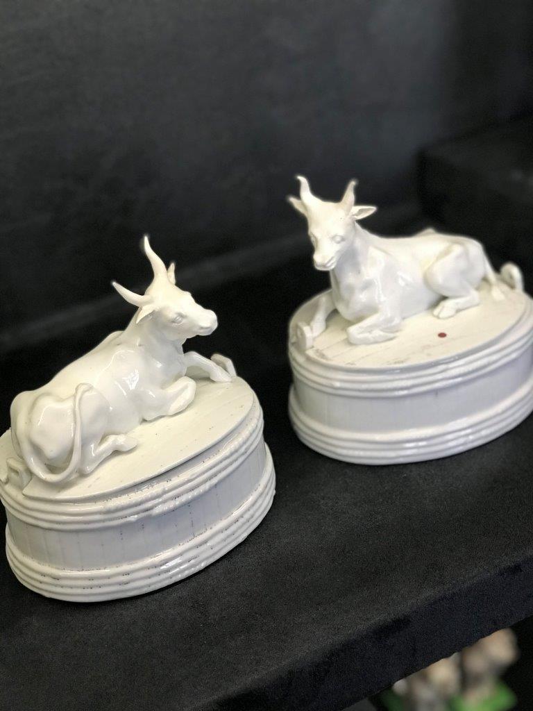 [Nouvelles acquisitions]
De nouvelles porcelaines de Chantilly du XVIIIe siècle viennent orner les vitrines du Salon d'Orléans dans le château grâce au soutien de la Fondation La Marck.

#nouvellesacquisitions #porcelaine #porcelaines #porcelainedechantilly #art #mecenat