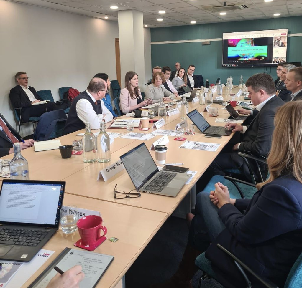 MPGeorgeFreeman's tweet photo. Unlocking our #InnovationEconomy means pulling levers:

🔹Regulation
🔹Procurement
🔹ScaleUp Finance

How? Grt to explore w @raengnews @innovateuk @fintechscotland @qubisltd @thisisreckitt @octopusventures @unilever @unisouthampton @OxfordQCircuits @techuk @astrazeneca @JLR_News https://t.co/zn50JhdyEI