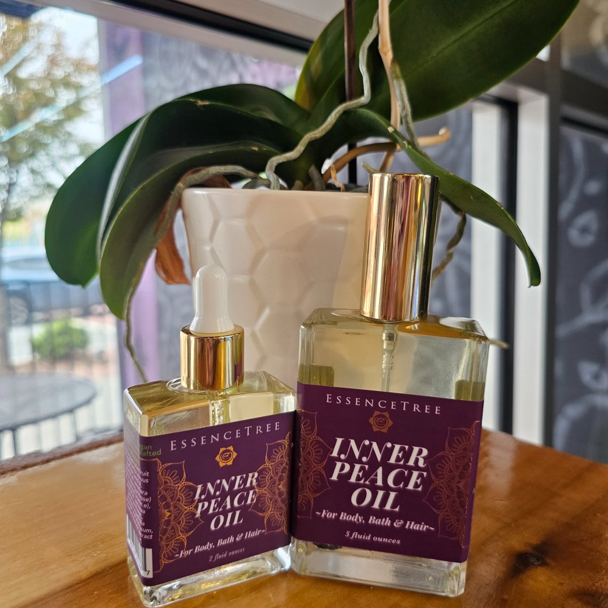 WadadaAtl's tweet photo. NEW LOOKS with @essencetreelife 😍✨️
They have a luxe line of plant based miracles for skin and hair!
.
Pull up family 🙌🏿
.
Happy Tuesday! 🥳
Wadada- ATL's 1st #blackwomanowned Vegan Grocery Store in the Historic West End Love life, Live natural 💚🌱💜 https://t.co/vWwvxJYuOm