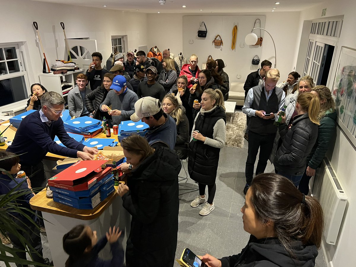 varianstable's tweet photo. Celebrating KING OF STEEL’s G1 Champion Stakes victory with the #VarianStable team last night 🍕😋

A huge thank you to each and every one of you! 👏

And congratulations again to @amoracingltd 🟣 https://t.co/OGo3OCwq6n
