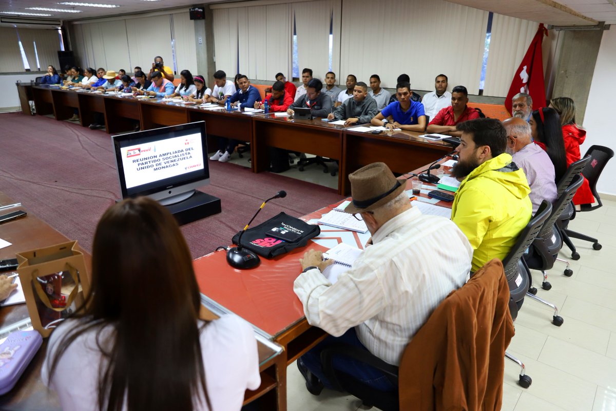 PartidoPSUV's tweet photo. PSUV Monagas saluda el llamado a Referéndum por nuestro Esequibo
https://t.co/O5jvjoCYSl https://t.co/xanMTuFOmg