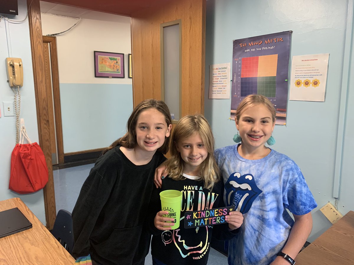 horcherjb's tweet photo. Celebrating Red Ribbon week with kindness bookmarks and mood changing cups that remind us to be the change you wish to see in the world!
@OSchool4 https://t.co/O4dYElh6fu