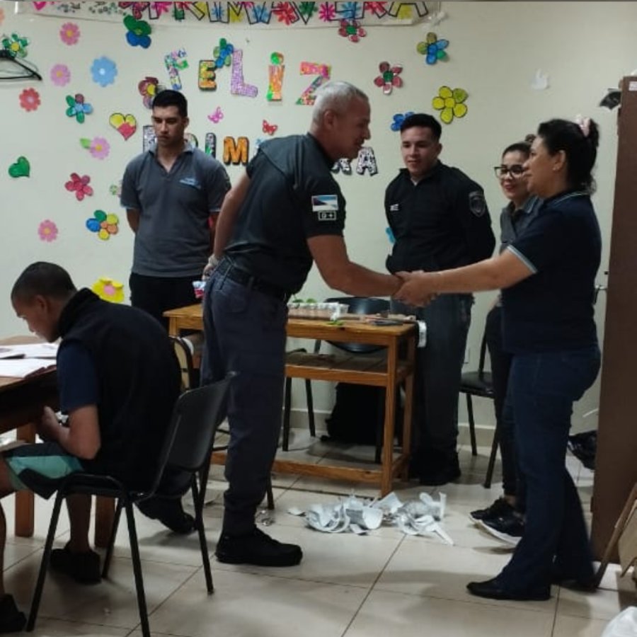 Visité la USI donde recorrí las instalaciones, hablé con el personal y entregamos unos presentes a las personas que están alojadas allí

Que bueno poder ver los resultados que se lograron durante estos años. Todo esto es posible gracias al compromiso del equipo interdisciplinario