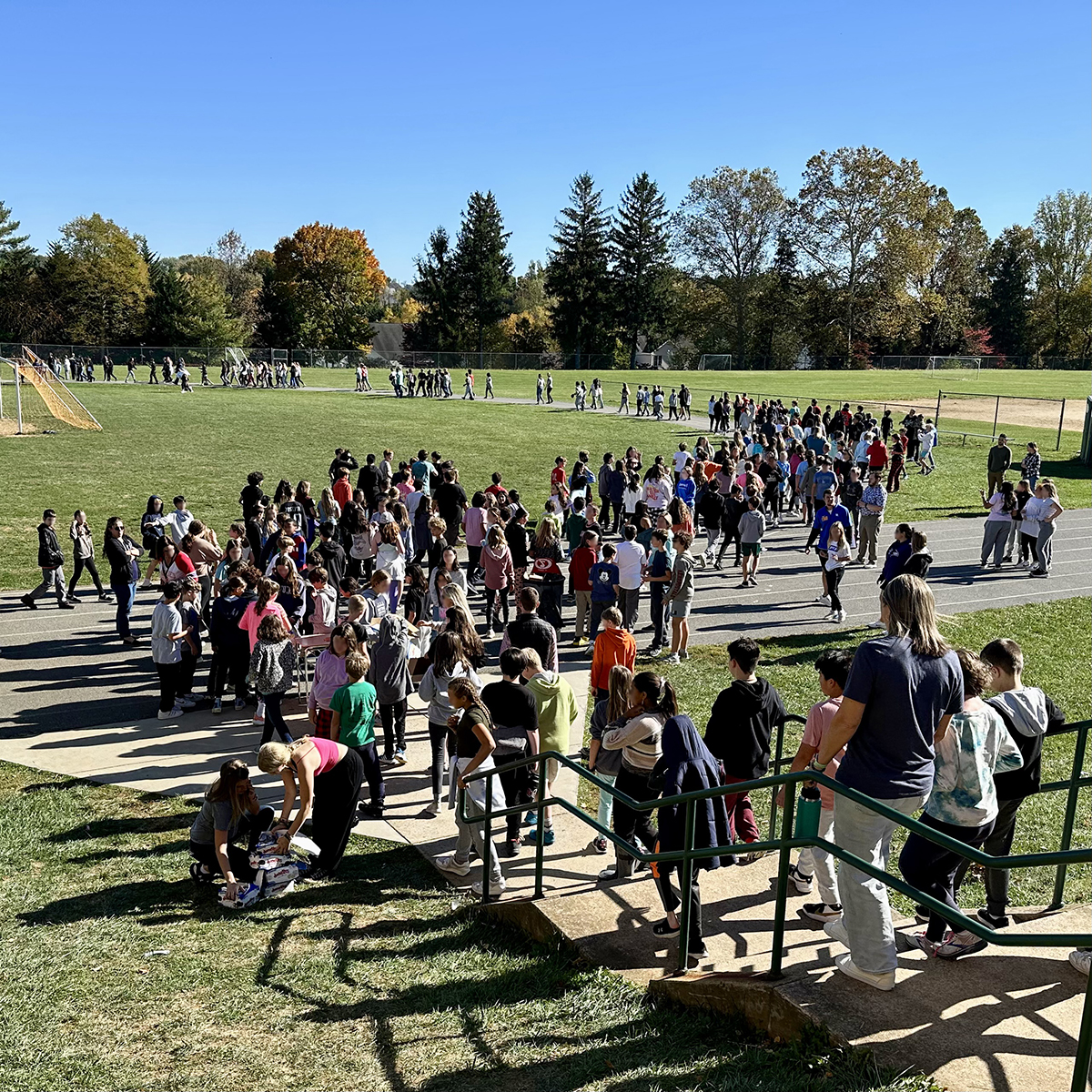 FRM_mission's tweet image. The amazing students at Middletown Middle School knocked it out of the park yesterday at the Walk Strong event. Together, they raised over $2,000 for the Mission! 🤯 So proud of everyone’s hard work and dedication! 🤩 

#MiddletownMiddleSchool #WalkStrong