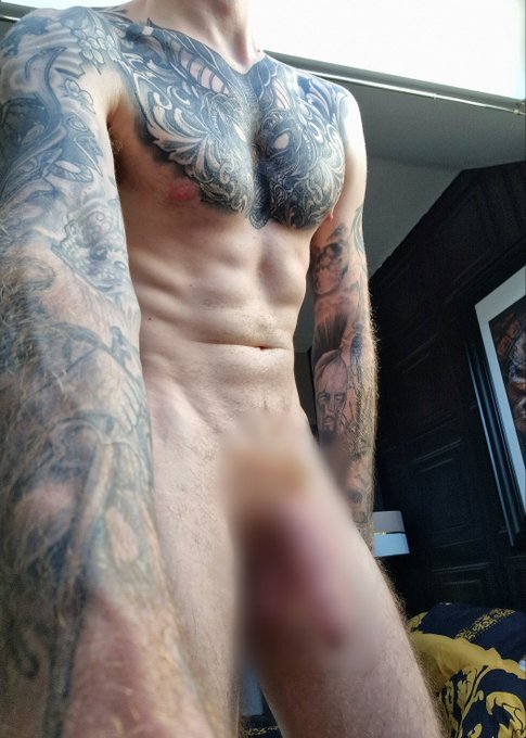 nearly a 🍆pic 😏🦊 https://t.co/RIDvT5FxtX