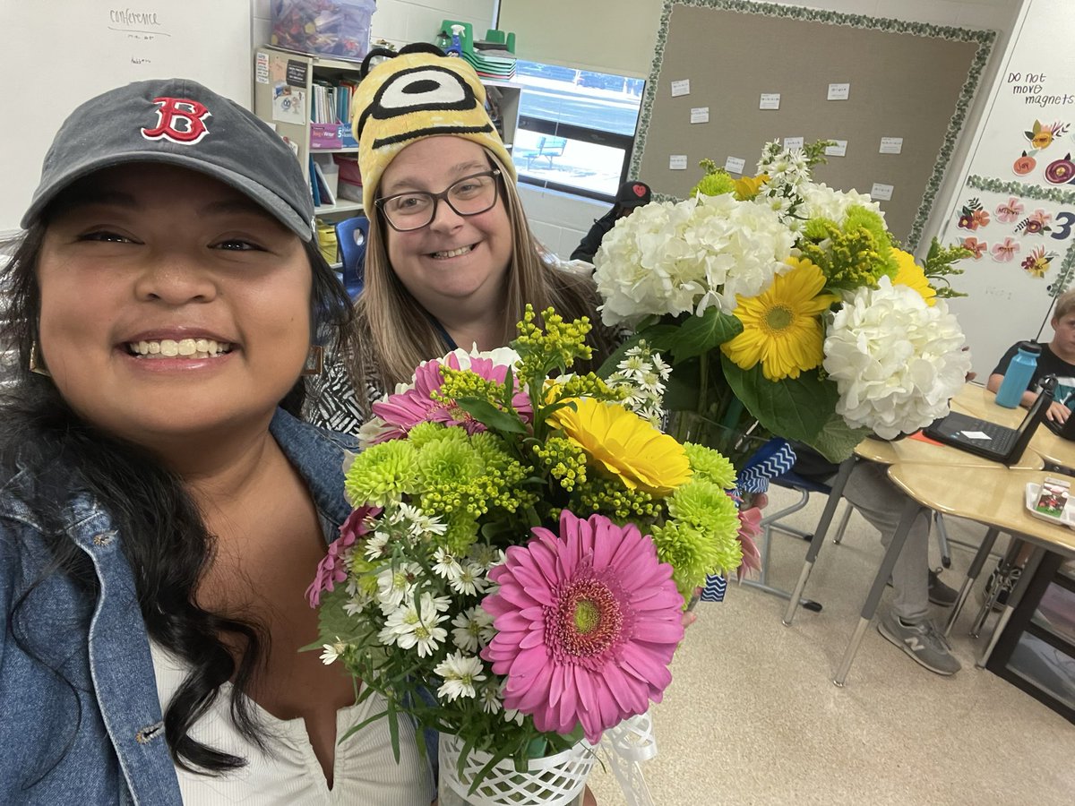 Abby Marapao (@marapaoms) on Twitter photo ITS A POWER HOUSE IN ROOM #26 !
Big, big congrats to Mrs. Burchuk, our schools 2025 TEACHER OF THE YEAR 💕🔥
<a href="/TbirdsSOAR/">Indian Lakes Elementary School</a> ITS A POWER HOUSE IN ROOM #26 !
Big, big congrats to Mrs. Burchuk, our schools 2025 TEACHER OF THE YEAR 💕🔥
<a href="/TbirdsSOAR/">Indian Lakes Elementary School</a>