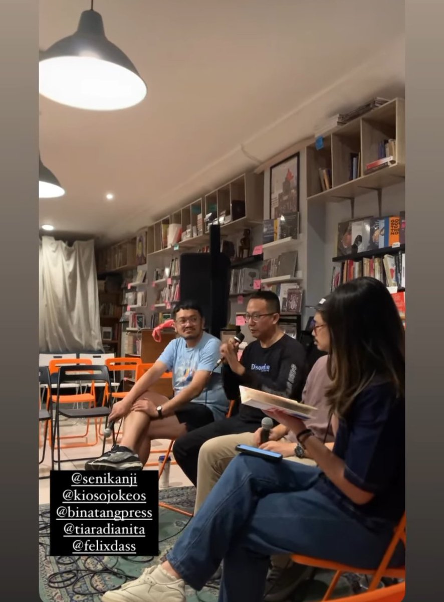 senikanji's tweet photo. Terima kasih Kios Ojo Keos @felixdass @binatangpress @tiaradianita 🤗 https://t.co/Pnw10eP17l