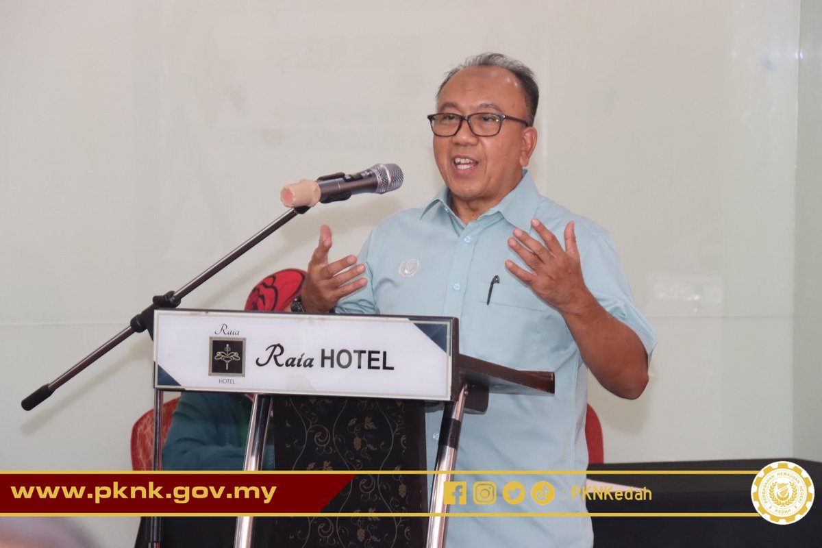 pknkedah's tweet photo. 𝐁𝐄𝐍𝐆𝐊𝐄𝐋 𝐁𝐀𝐉𝐄𝐓 𝐏𝐊𝐍𝐊 𝐓𝐀𝐇𝐔𝐍 𝟐𝟎𝟐𝟒

YBhg. Dato’ Wira Hj Isahak bin Murat, Ketua Pegawai Eksekutif PKNK telah merasmikan Bengkel Bajet bagi tahun 2024 yang diadakan pada 24 hingga 25 Oktober 2023 bertempat di  Raia Hotel Convention Center, Alor Setar . https://t.co/C6Y5X6R4jf