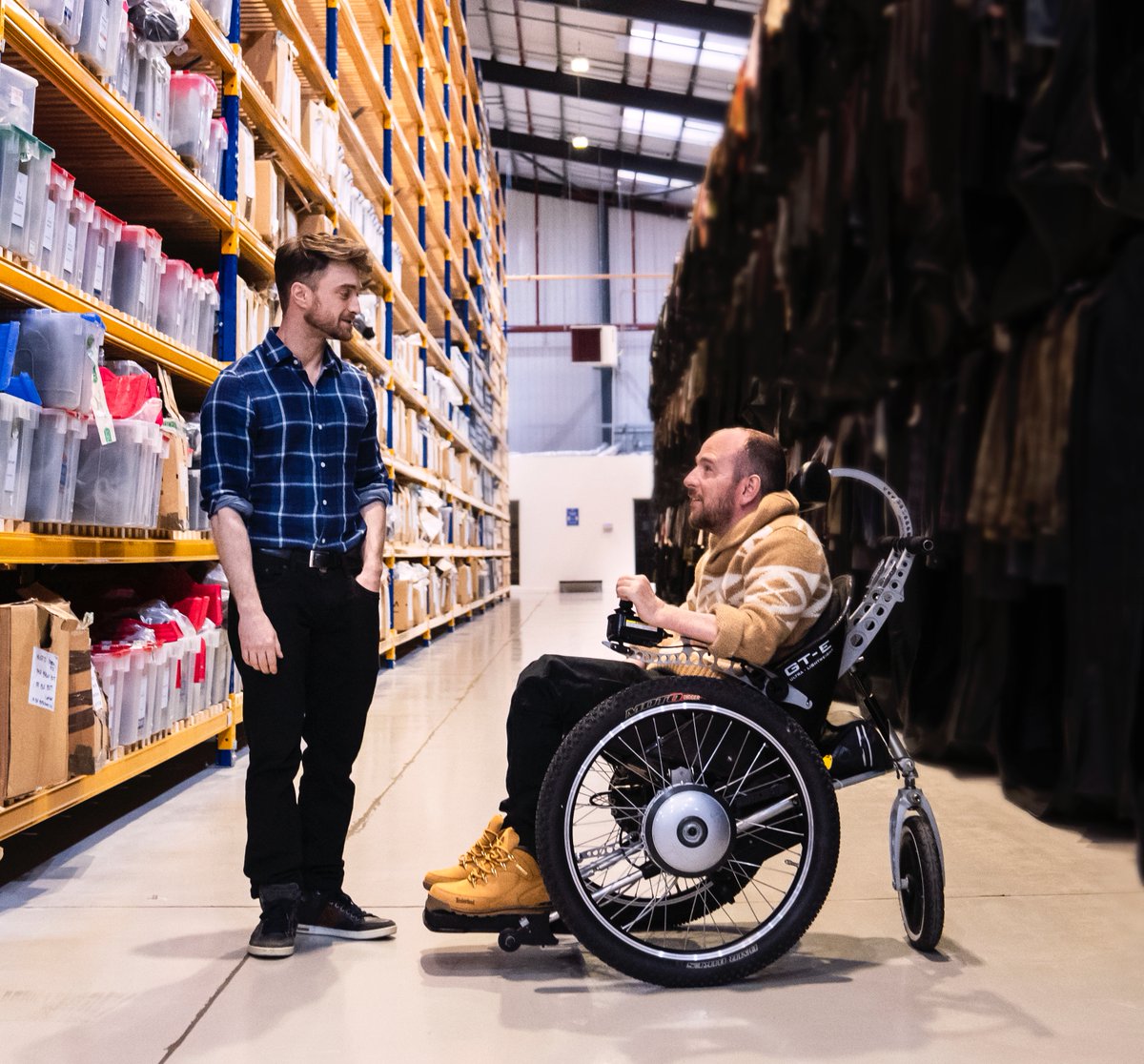 Daniel Radcliffe is executive producing a new HBO documentary on his #HarryPotter stunt double David Holmes, who was paralyzed on the set of "Deathly Hallows Part 1." 

Learn more here: variety.com/2023/film/news…