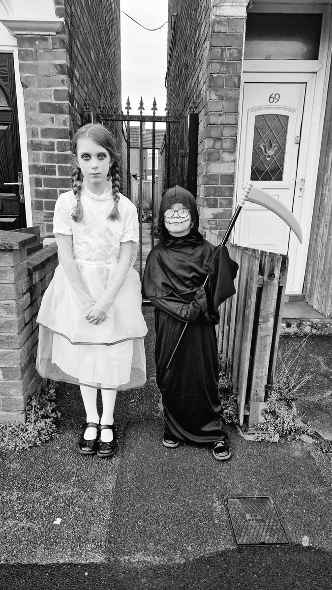 _lorilea_'s tweet photo. School Halloween disco 2023 🎃

@DeltaEstcourt https://t.co/egSTZKirkA