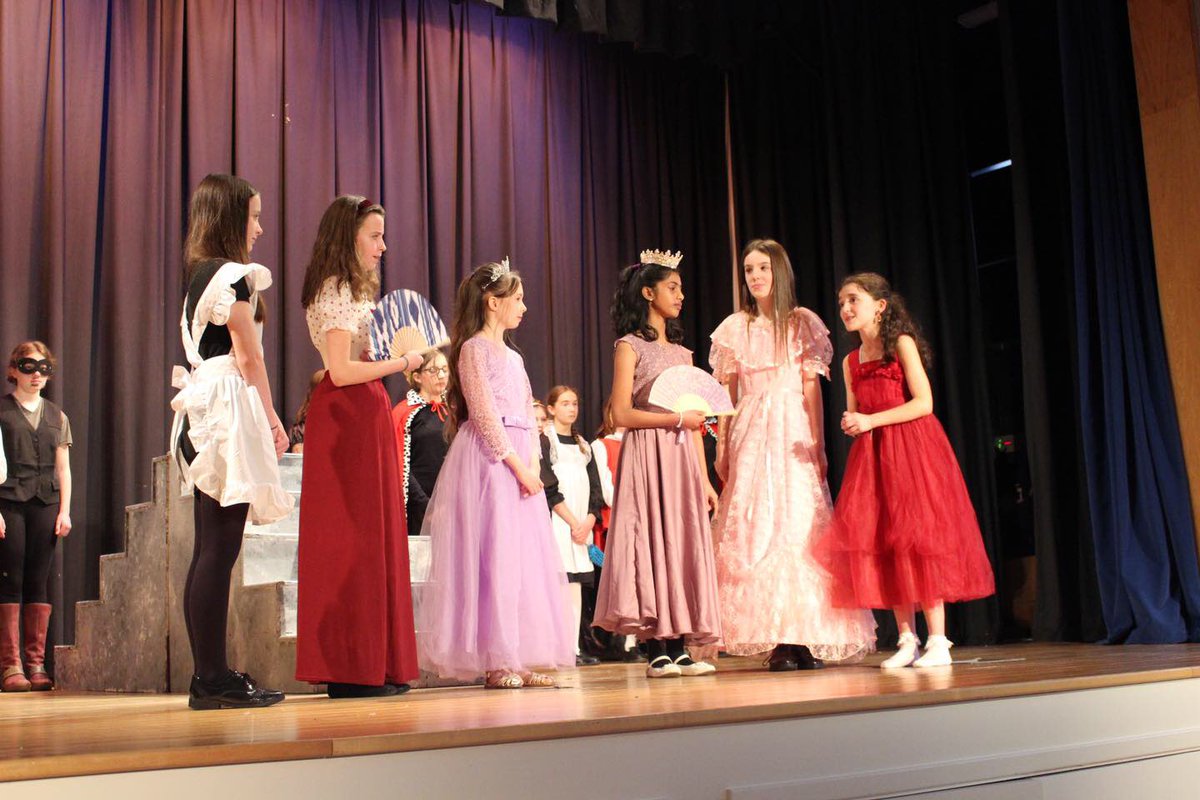 AGS_English's tweet photo. What an amazing showcase of work these past two days of Junior Drama Festival! Sharing some of the photos and more on Facebook @assumptionlive https://t.co/pNNUncDFKQ