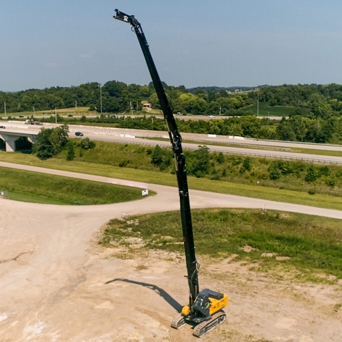 Check out our new 125ft high reach excavator! This machine has wide working ranges, a 45° cab tilt system, and a modular joint for fast, easy setup. Click the link below for more information, or email us at customerservice@companywrench.com.

companywrench.com/company-wrench…