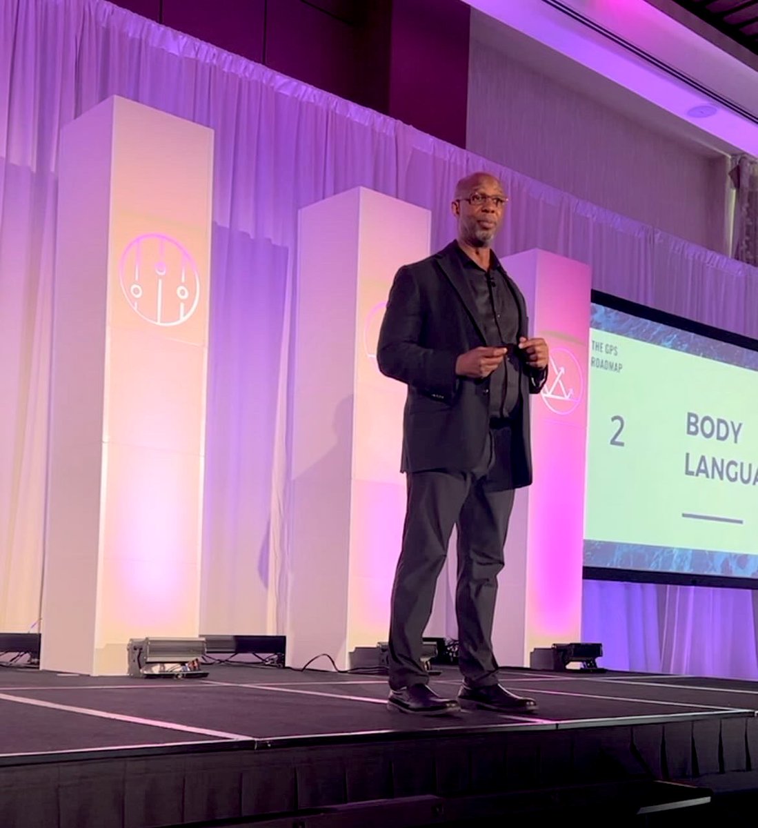 Global Public Speaking tweet media