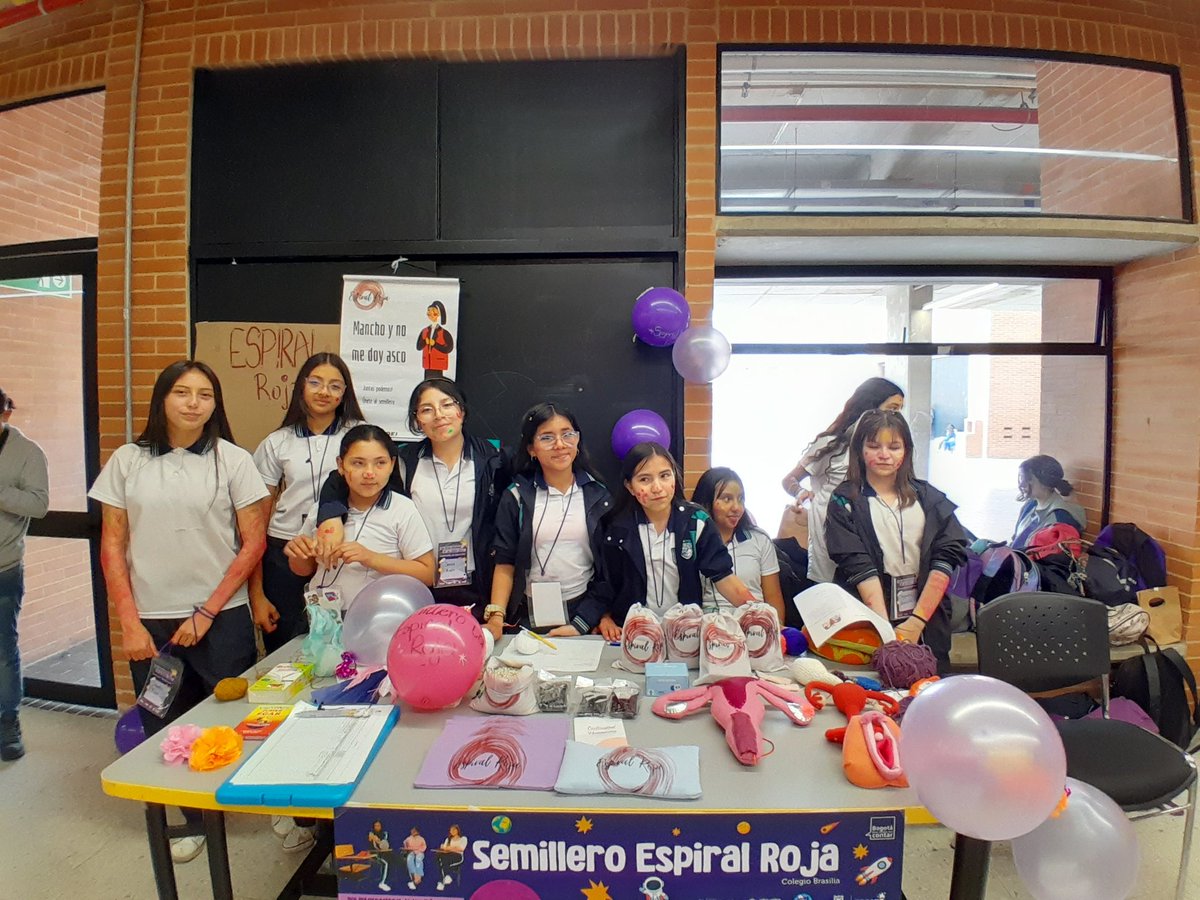 TamaraPaolAH's tweet image. Hoy en el Colegio Sonia Osorio en Bosa muestra de Iniciativas qué promueven el empoderamiento femenino y previenen y rechazan la violencia y el acoso. La equidad de género construye #RedesPaz