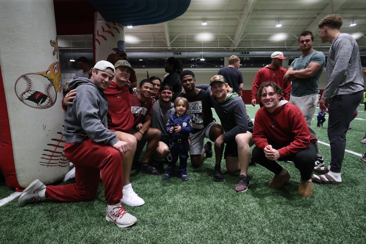 🎃 We had a great time with all the trick-or-treaters last night 🎃 #RollTide