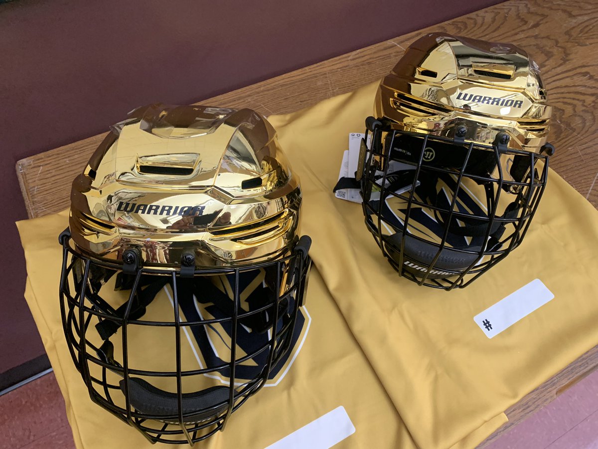 New helmets for <a href="/IonaPrepHockey/">Iona Prep Hockey</a>. 
#GoGaels🏒🏒🏒