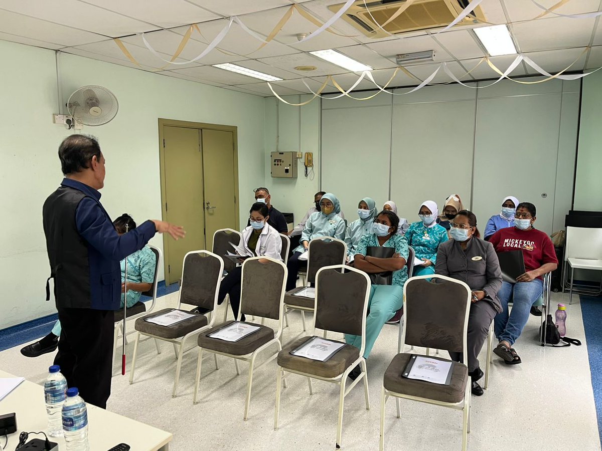ATCEN's tweet photo. 🌟 Finding peace and balance in a world that never stops can be challenging. Our Stress and Mental Health Management workshop is here to help individuals take that much-needed pause and invest in their well-being. 🧘��♂️💆‍♀️

📸 Here's a snapshot from our transformative workshop. https://t.co/qPG5D2z8xM