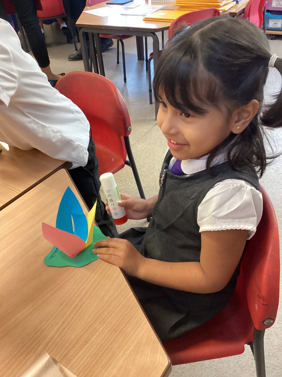 ourladyqop's tweet photo. Year 1 have  been learning about Buddhism during Multi-faith Week. We made lotus flowers as a symbol of purity and spiritual growth. #OLQPRE #OLQPCSTHumanDignity https://t.co/hS1gQaRppi