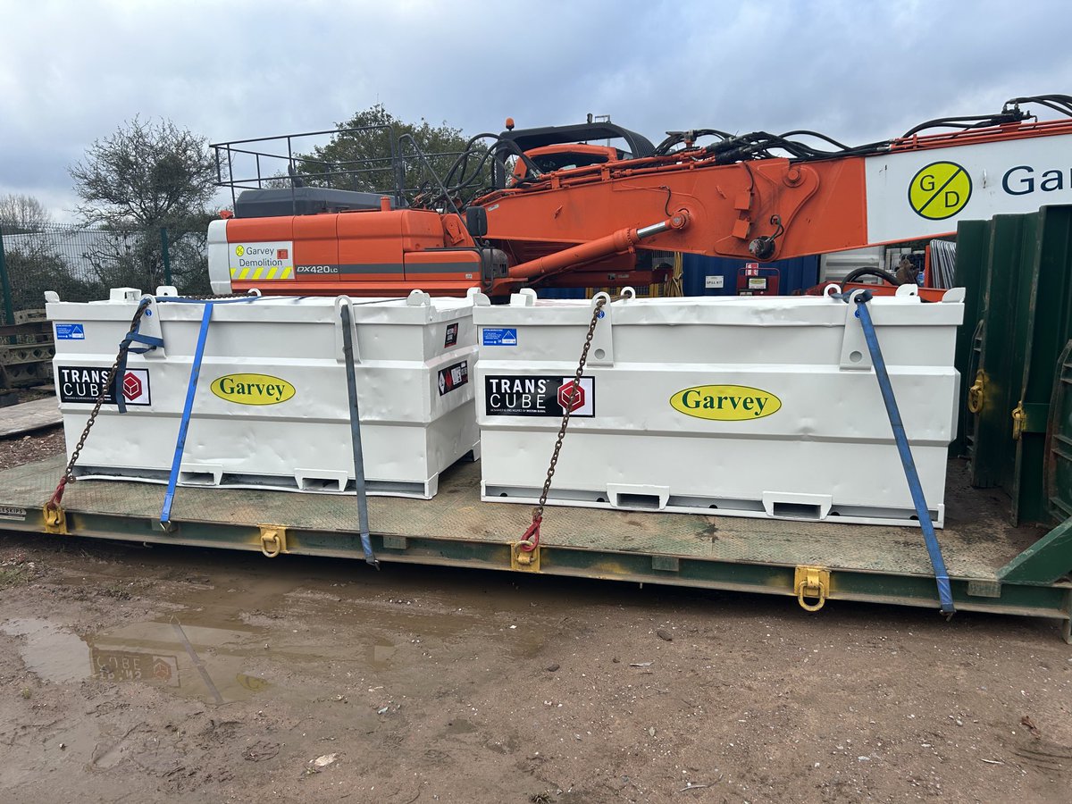 Our fully reconditioned fuel bowsers have just arrived back in the yard⛽️