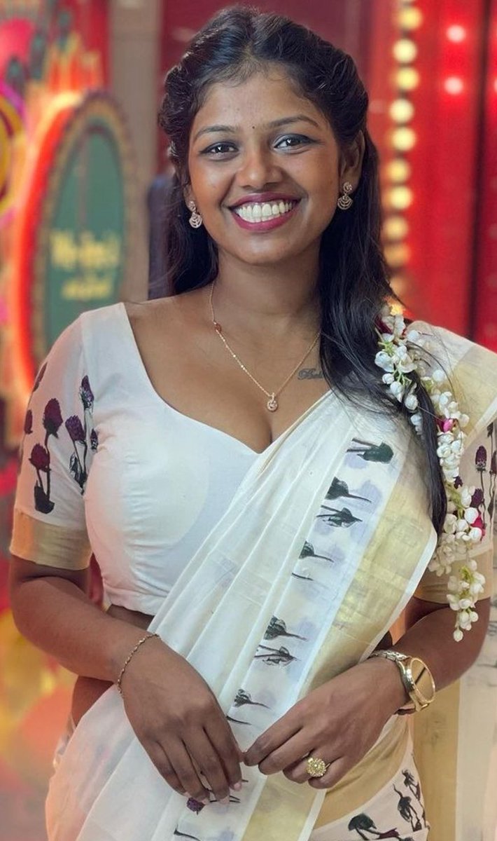 swetha_swteety's tweet photo. Good evening https://t.co/hBTcFsD1Uc